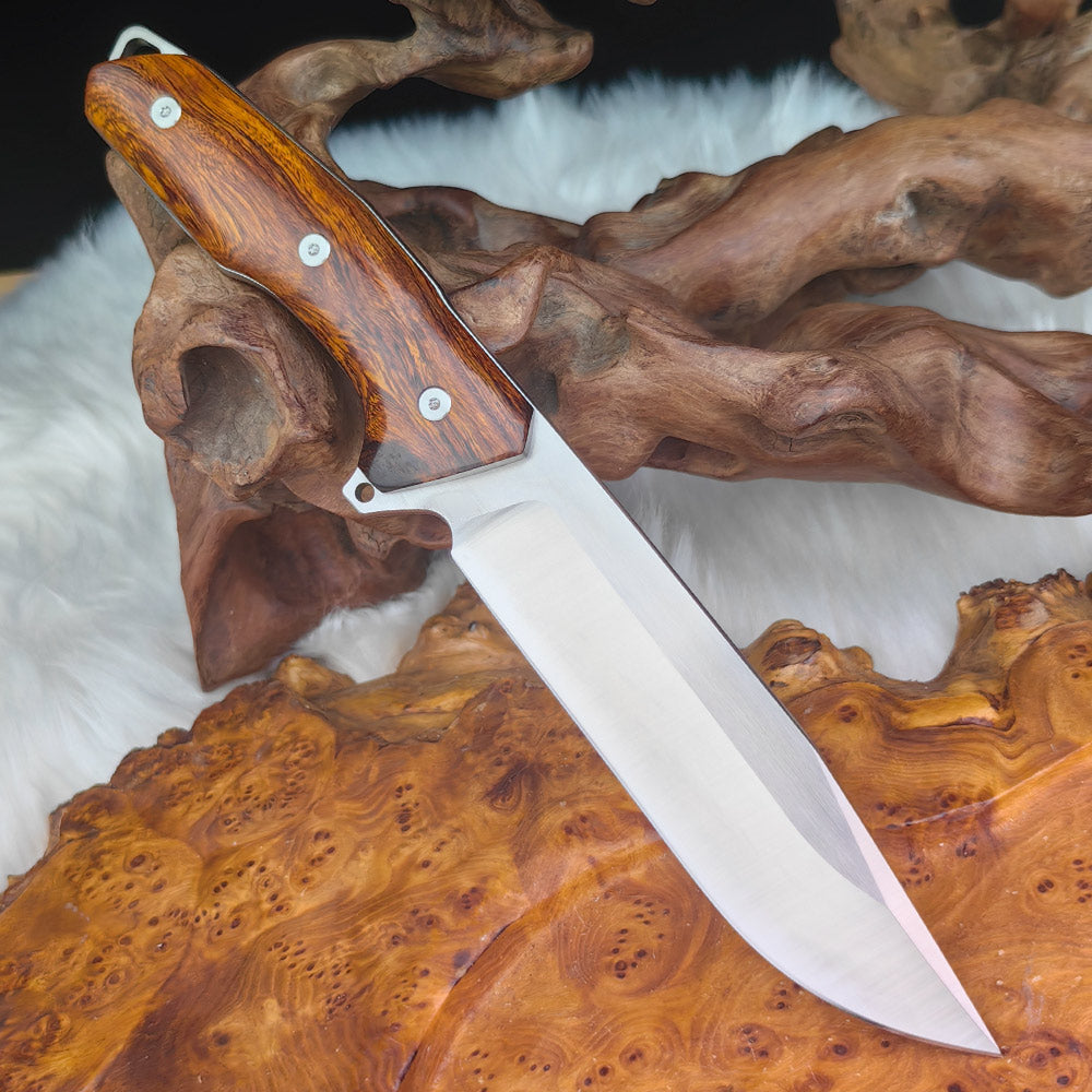 5.7" Hunter in VG-Max with Ironwood