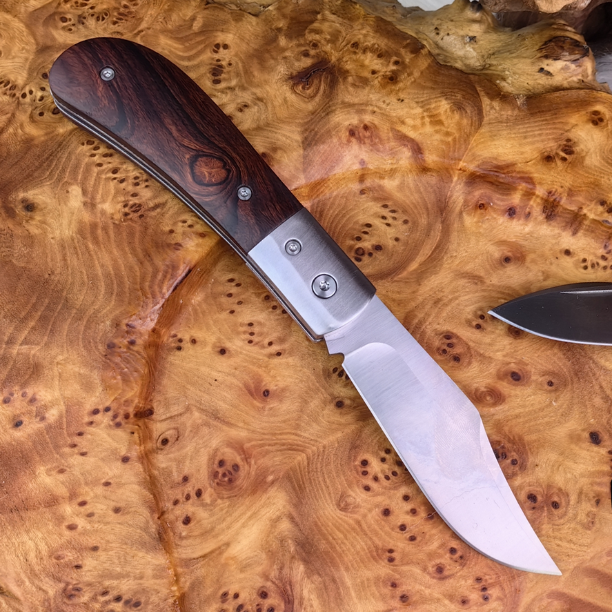 Pocket Knife in K890 with Desert Ironwood