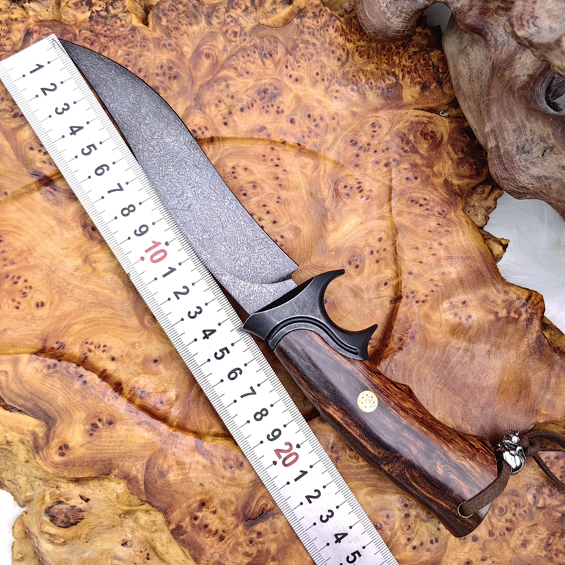 Hunter Knife in Wootz with Desert Ironwood